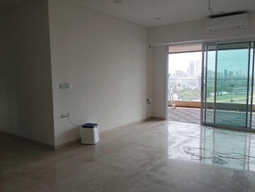 Room in 2 BHK Apartment at Lokhandwala Minerva Mahalaxmi, Mahalaxmi – for Rent