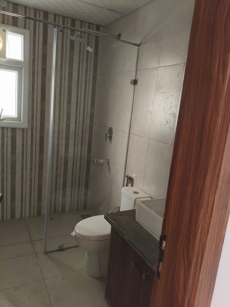 Bathroom, central-park-flower-valley-aqua-front-towers 3 Bedroom 1789 Sq.Ft. Apartment In Sohna Sector 33 Gurgaon 8789423