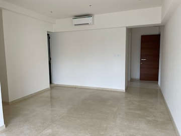 Room in 3 BHK Apartment at Shapoorji Pallonji Vicinia, Powai – for Rent