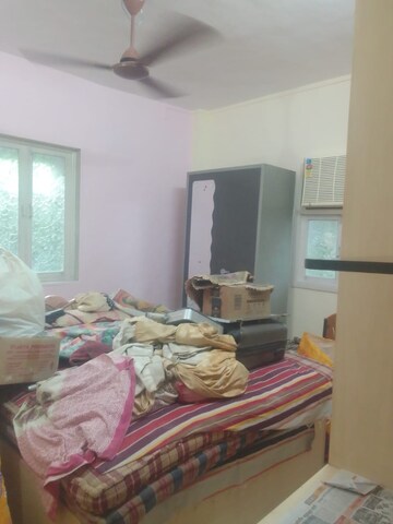 Bedroom in 2 BHK Apartment at Kamal Kunj Vile Parle, Vile Parle West – for Rent