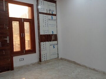 Room in 2 BHK Builder Floor at Mahavir Enclave 1 – for Rent