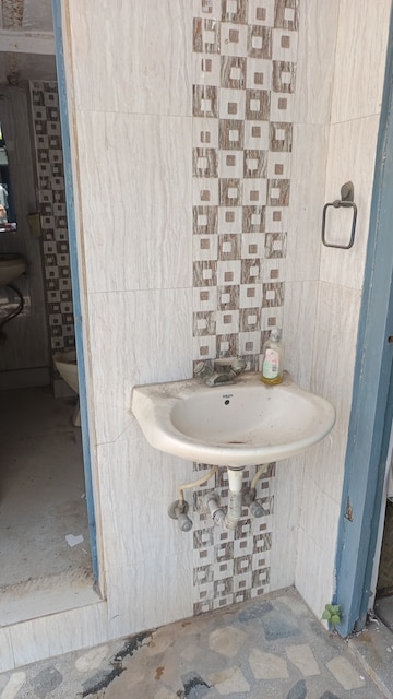 Bathroom in 1 RK Builder Floor at Patel Nagar – for Rent