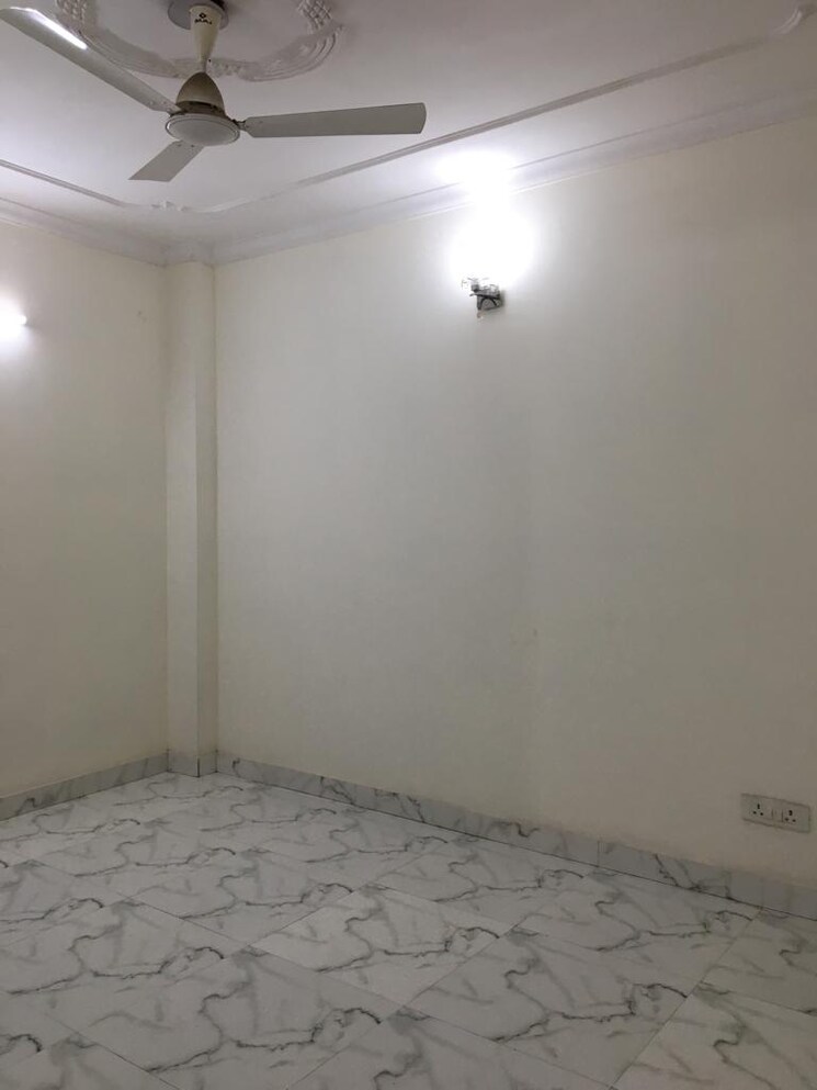 Room, hargobind enclave 2 Bedroom 800 Sq.Ft. Builder Floor In Hargobind Enclave Delhi 8789501