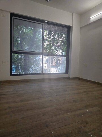 Room in 2 BHK Apartment at Andheri West – for Rent