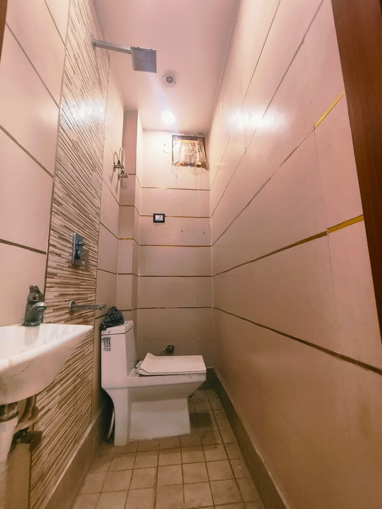 Bathroom, dwarka mor 2 Bedroom 495 Sq.Ft. Builder Floor In Dwarka Mor Delhi 8789586