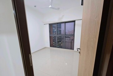 Room in 3 BHK Apartment at Indiabulls Sky Forest, Lower Parel – for Rent