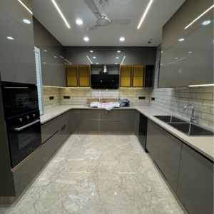 Kitchen in 3 BHK Builder Floor at DLF Oakwood Estate, Sector 25 – for Sale