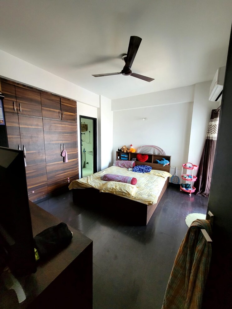 Bedroom, amrapali-zodiac 3 Bedroom 1325 Sq.Ft. Apartment In Sector 120 Noida 8789665