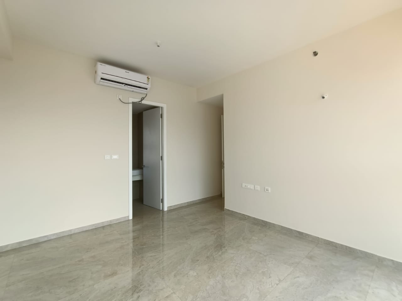 2 BHK + Pooja Room Apartment For Rent in Tata Serein