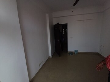 Room in 2 BHK Apartment at Amrapali Zodiac, Sector 120 – for Sale