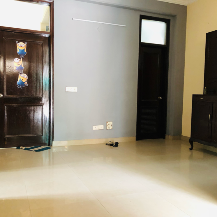 Room, sector 21 2.5 Bedroom 1200 Sq.Ft. Villa In Sector 21 Gurgaon 8789692