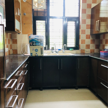 Kitchen in 2.5 BHK Villa at Sector 21 – for Rent