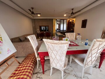Living Room in 3 BHK Apartment at Nariman Point – for Rent