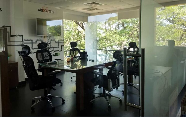 Gym, lig colony Commercial Office Space 1900 Sq.Ft. In Lig Colony Indore 8789480