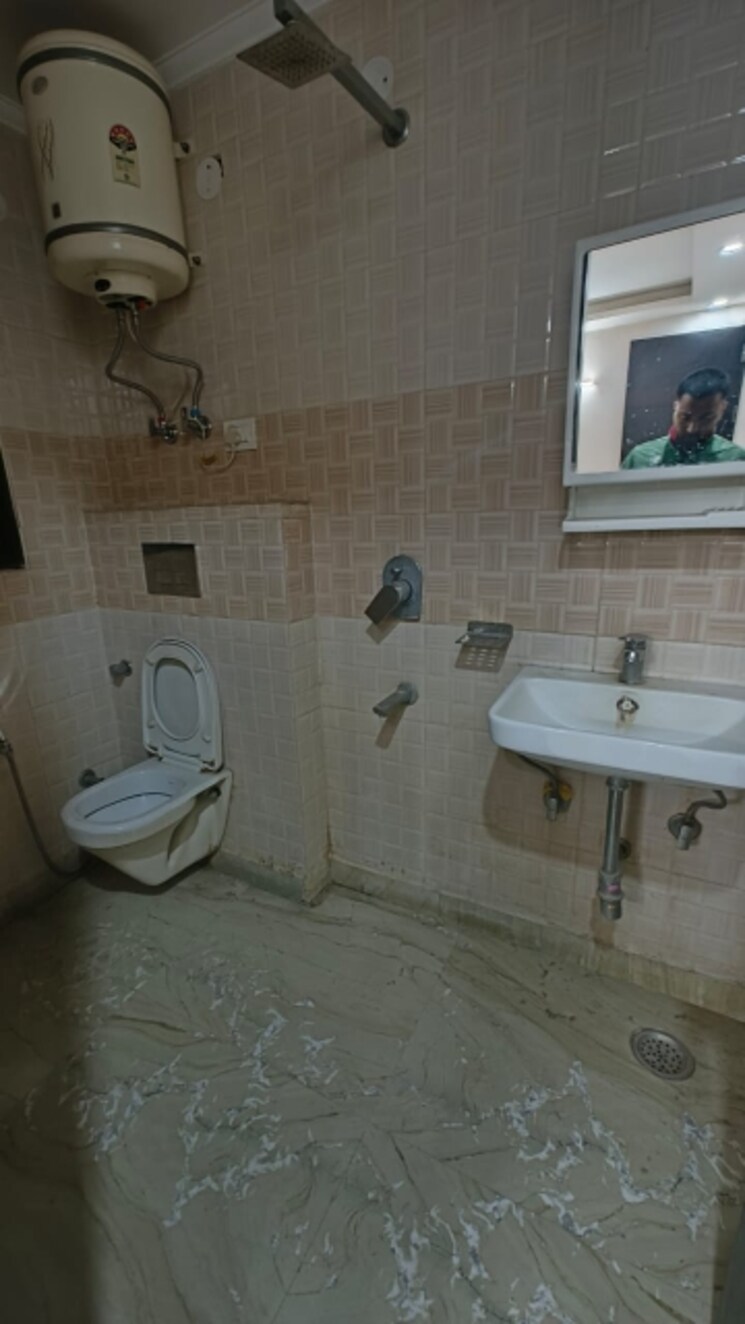 Bathroom, govindpuri 2 Bedroom 550 Sq.Ft. Builder Floor In Govindpuri Delhi 8789696