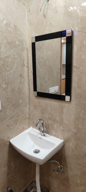 Furnished Amenities in 2 BHK Builder Floor at Govindpuri – for Sale