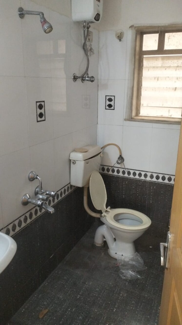 Bathroom, concrete-sai-swar 2 Bedroom 1000 Sq.Ft. Apartment In Kharghar Navi Mumbai 8789703