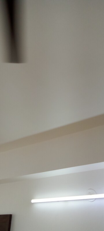 Room in 3 BHK Apartment at Parker White Lily, Sector 8 – for Rent