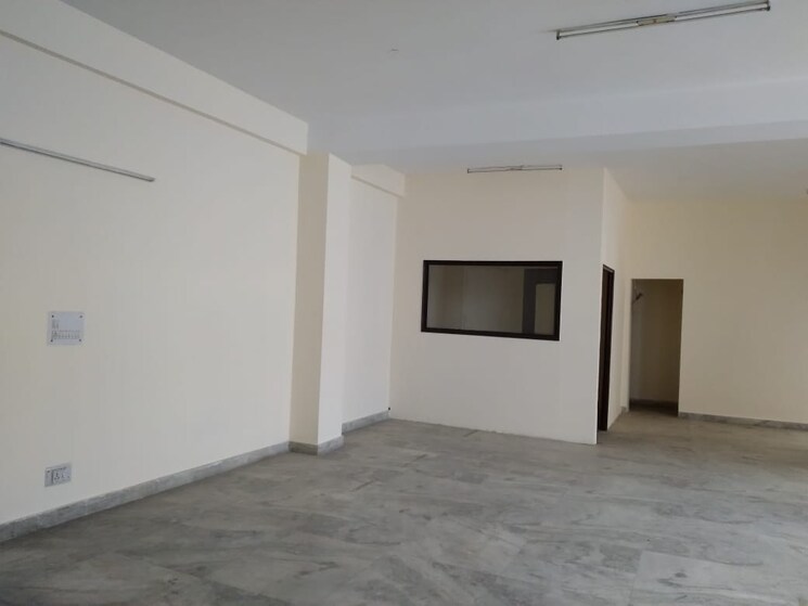 Room, sector 63 Commercial Industrial Plot 2850 Sq.Ft. In Sector 63 Noida 8789715