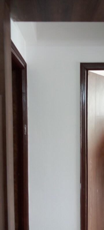 Building Lobby in 3 BHK Apartment at Parker White Lily, Sector 8 – for Rent