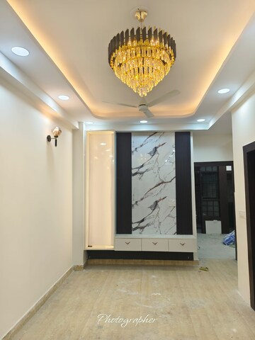 Room in 2 BHK Apartment at Niho Jasmine Scottish Garden, Ahinsa Khand 2 – for Rent