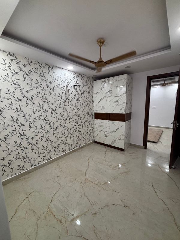 3 BHK + Servant Room Builder Floor For Sale in Govindpuri