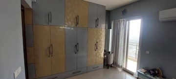 Room in 3.5 BHK Apartment at MI Rustle Court, Gomti Nagar – for Rent