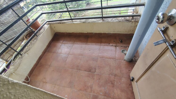 Balcony, concrete-sai-swar 3 Bedroom 1500 Sq.Ft. Apartment In Kharghar Navi Mumbai 8789746