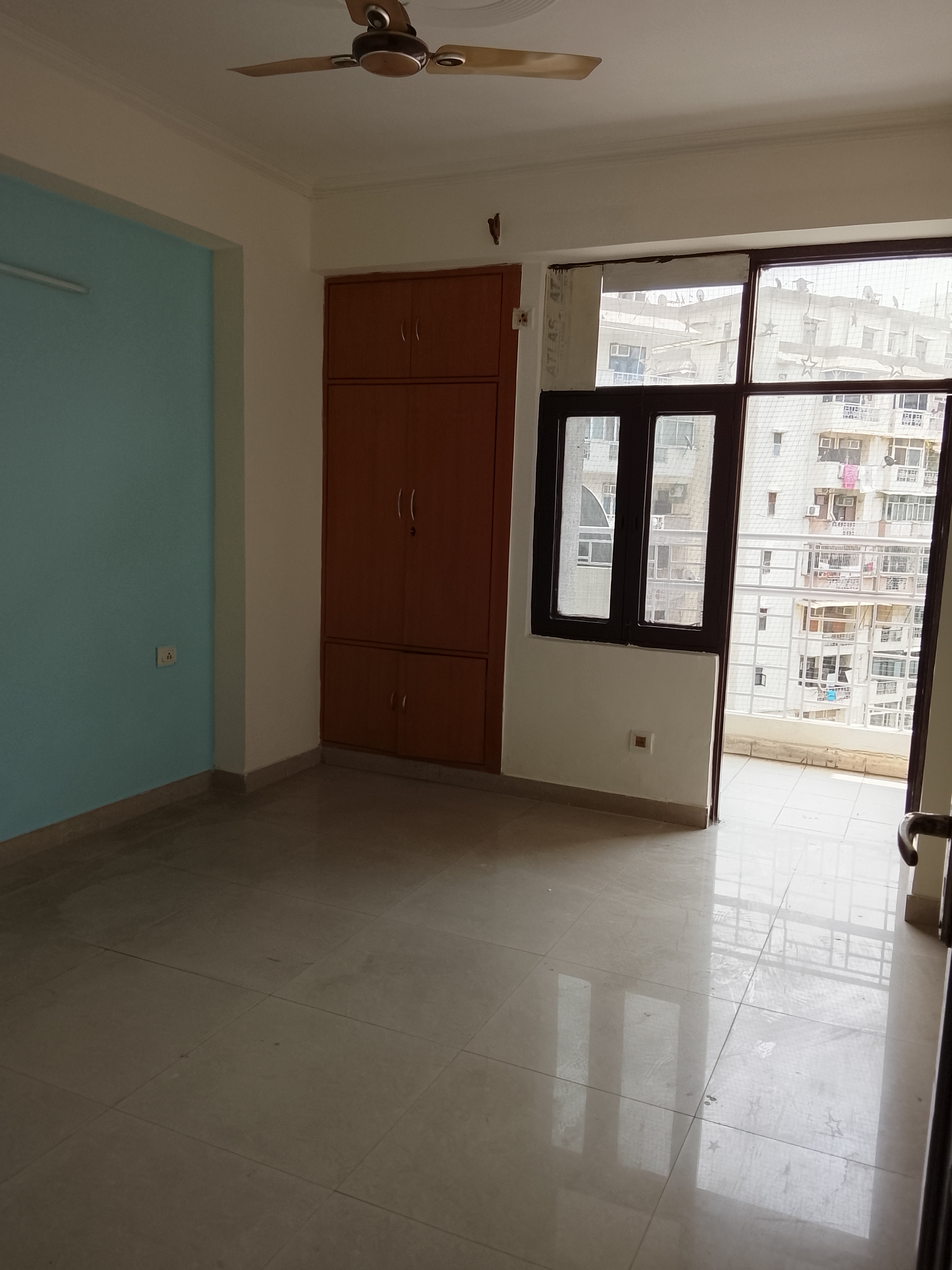 3 BHK + Study Room 1399 Sq.Ft. Apartment in Amrapali Royal