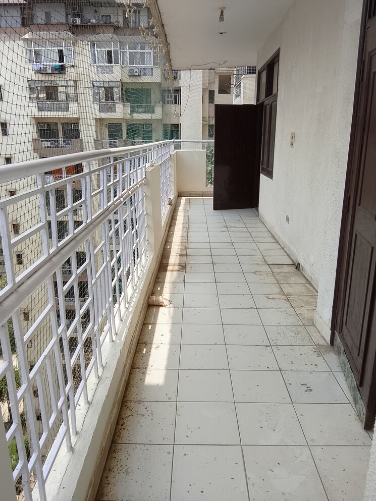 Balcony, amrapali-royal 3 Bedroom 1399 Sq.Ft. Apartment In Vaibhav Khand Ghaziabad 8789768