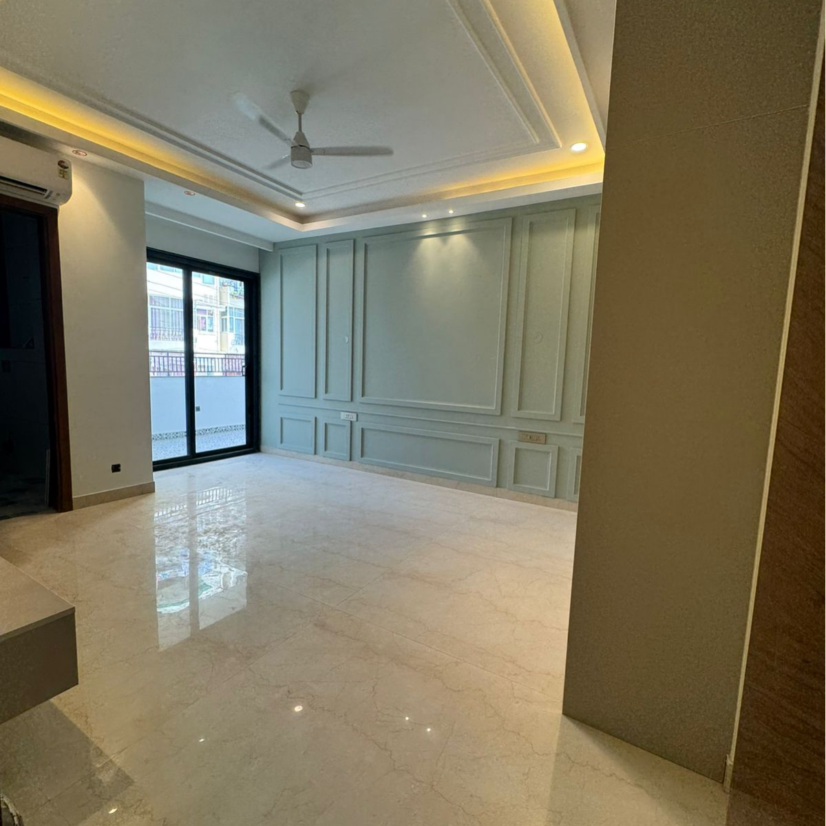 4 BHK + Pooja Room,Servant Room,Study Room,Extra Room Builder Floor For Sale in Sushant Lok 1