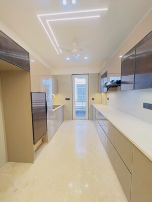 Building Lobby in 4 BHK Builder Floor at SS Southend Floors, South City 2 – for Sale