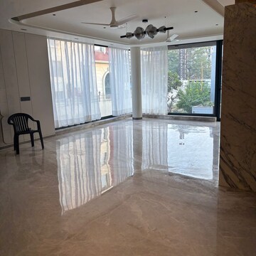 Room in 4 BHK Builder Floor at Kohli One Malibu Town, Malibu Town – for Sale