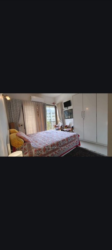 Bedroom in 2 BHK Apartment at Versova View, Andheri West – for Rent