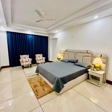 Living Room in 4 BHK Builder Floor at Vipul Business Park, Tikri – for Sale