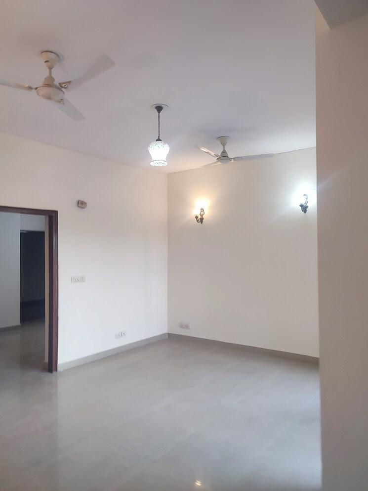 Bathroom, ardee-city-palm-grove-heights 3.5 Bedroom 2035 Sq.Ft. Apartment In Sector 52 Gurgaon 8789863