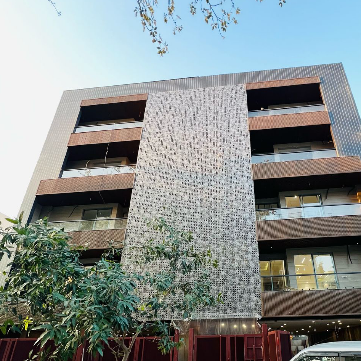 4 BHK + Servant Room 245 Sq.Yd. Builder Floor in Uppal Southend