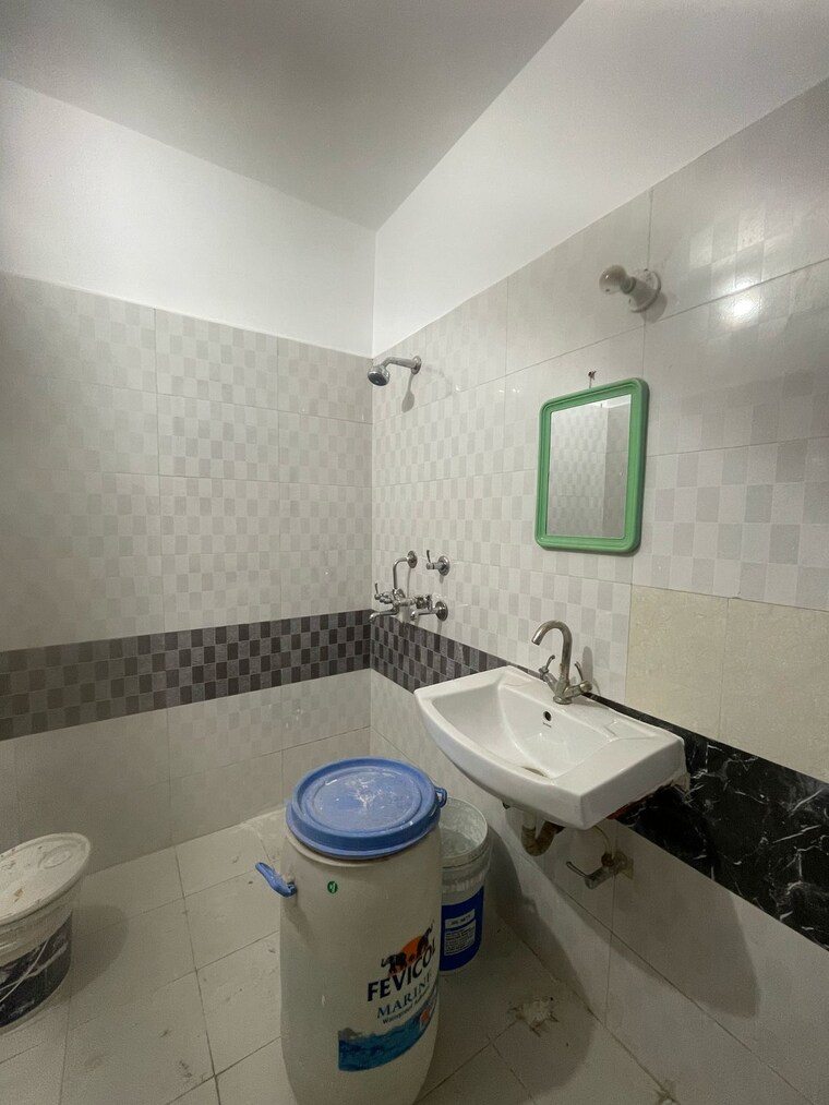 Bathroom, sector 48 3.5 Bedroom 1650 Sq.Ft. Apartment In Sector 48 Chandigarh 8789914