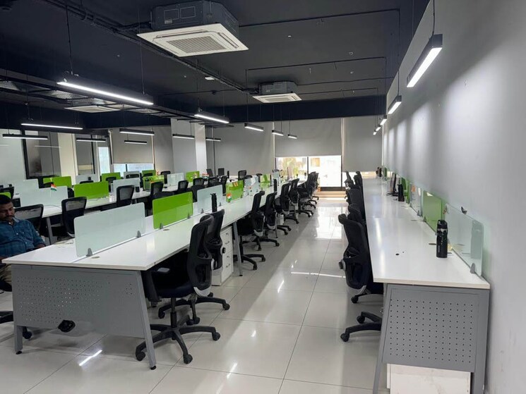 Team Area, lig colony Commercial Office Space 2600 Sq.Ft. In Lig Colony Indore 8789910