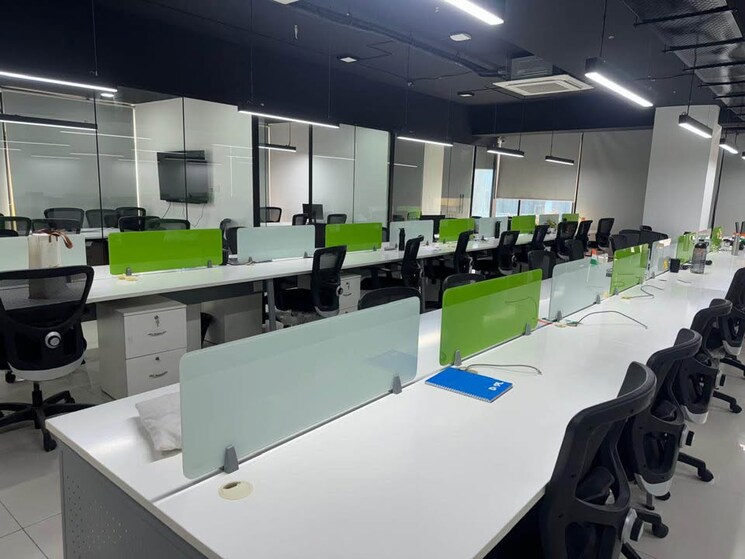 Team Area, lig colony Commercial Office Space 2600 Sq.Ft. In Lig Colony Indore 8789910
