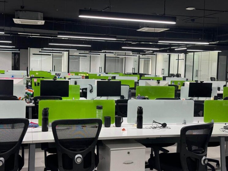 Team Area, lig colony Commercial Office Space 2600 Sq.Ft. In Lig Colony Indore 8789910