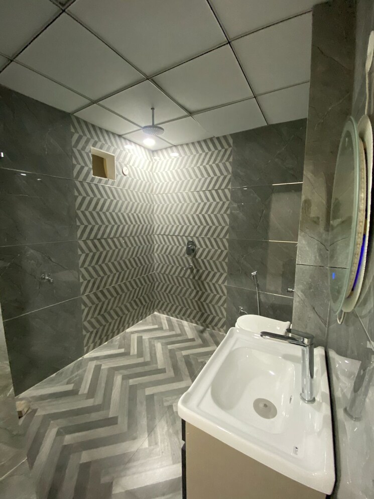 Bathroom, central-park-3-flower-valley 2.5 Bedroom 1093 Sq.Ft. Builder Floor In Sohna Sector 33 Gurgaon 8789952