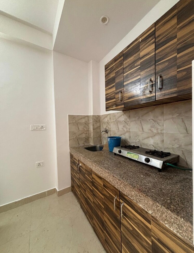 Room, freedom fighters enclave 1 RK 250 Sq.Ft. Builder Floor In Freedom Fighters Enclave Delhi 8789949