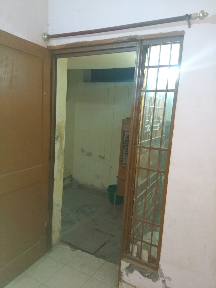 Room, sector 51 1 Bedroom 350 Sq.Ft. Builder Floor In Sector 51 Gurgaon 8789958