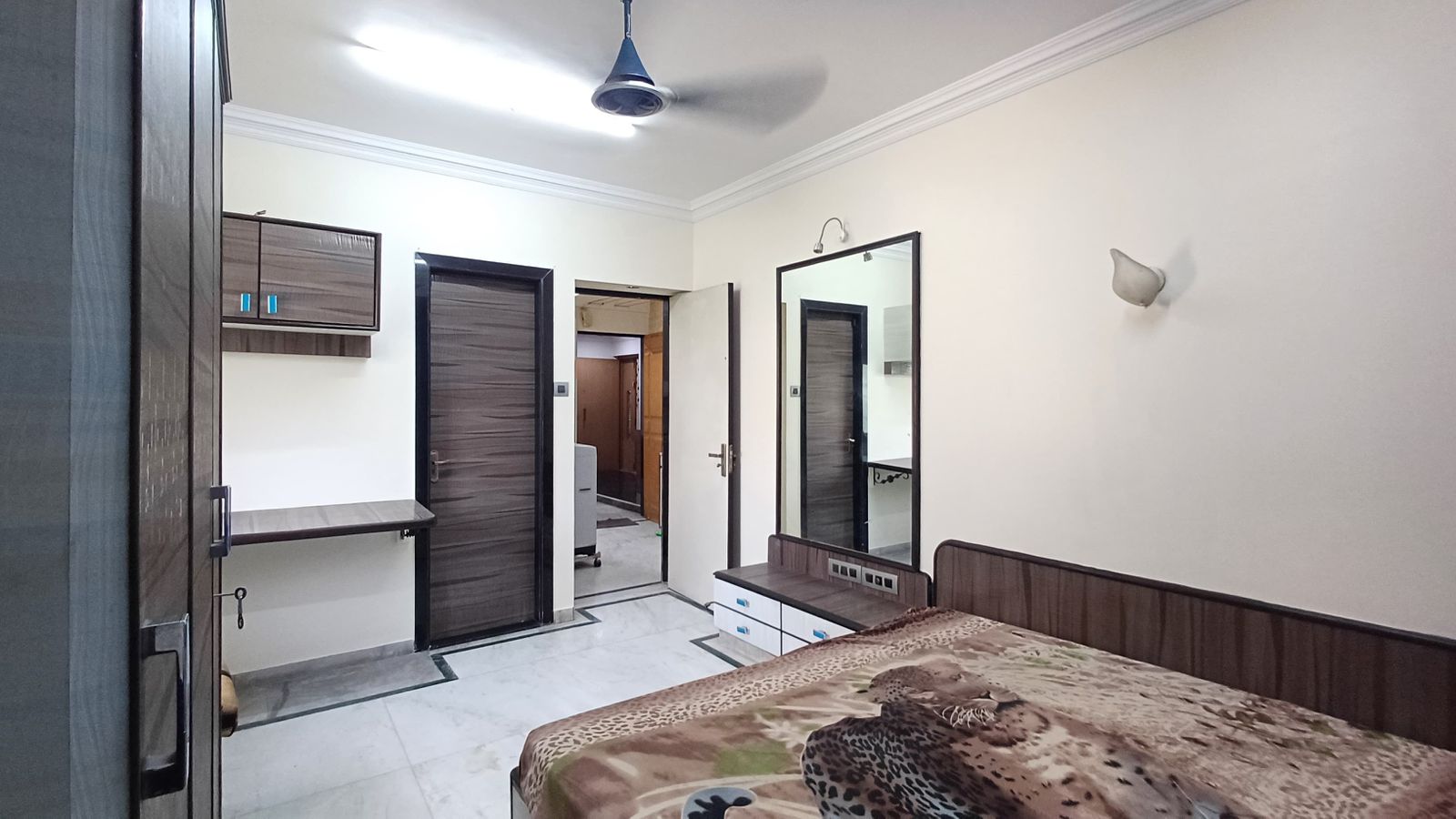2 BHK + Study Room Apartment For Rent in Parkar Sadan