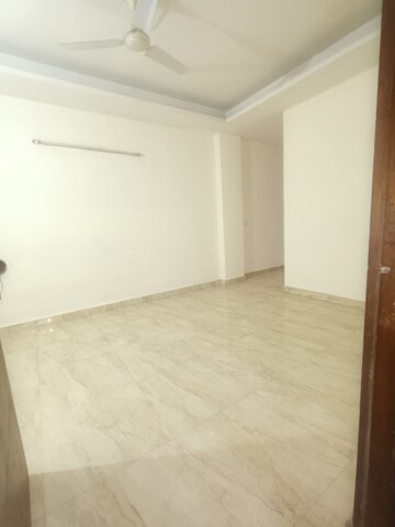 Room in 2 BHK Builder Floor at Saket – for Rent