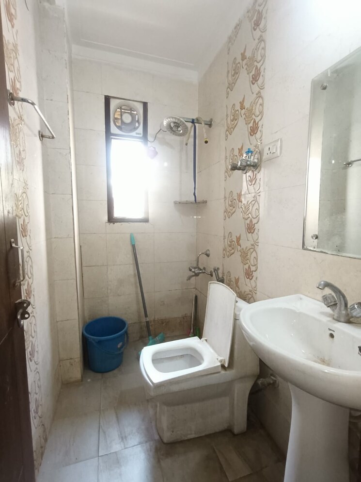 Bathroom, saket 2 Bedroom 850 Sq.Ft. Builder Floor In Saket Delhi 8789975
