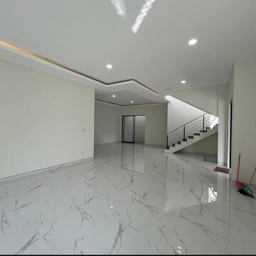 Room in 4 BHK Builder Floor at Sector 31 – for Sale