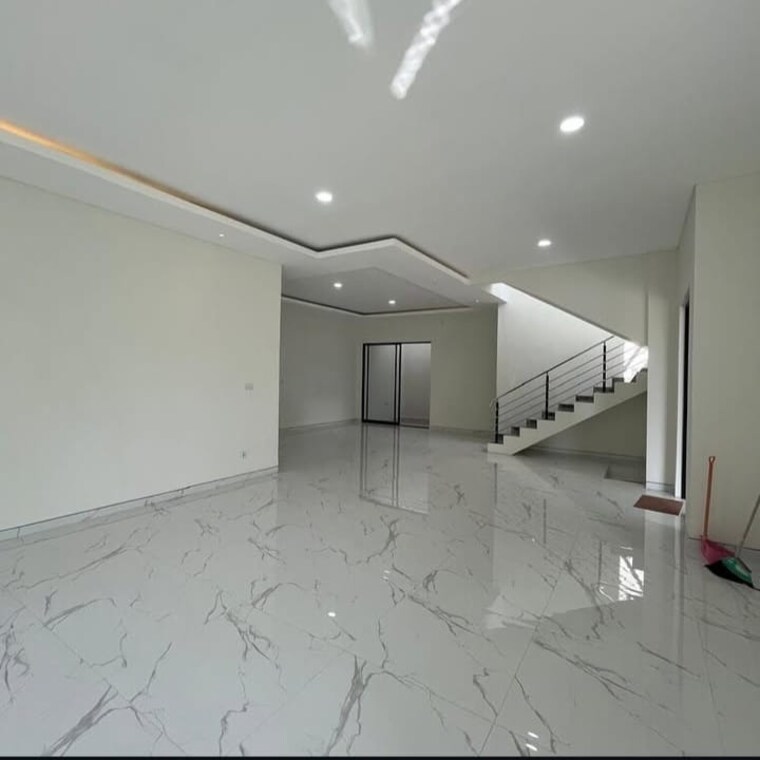 Room, sector 31 4 Bedroom 4050 Sq.Ft. Builder Floor In Sector 31 Faridabad 8789986