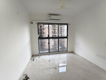 Room in 3 BHK Apartment at Godrej Urban Park, Chandivali – for Rent